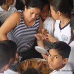 Momento de comer algo en el recreo