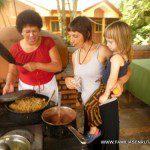 Con Alicia, la cocinera de Finca La Flor...ummm Con Alicia, la cocinera de Finca La Flor...ummm