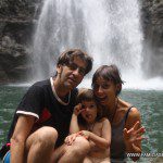Con la cascada Montezuma detrás