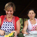 Mery y Eugenia en la cocina Mery y Eugenia en la cocina