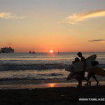 Puesta de sol en San Juan del Sur, paraiso surfero Puesta de sol en San Juan del Sur, paraiso surfero