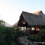 La recepción y restaurante de Totoco al atardecer