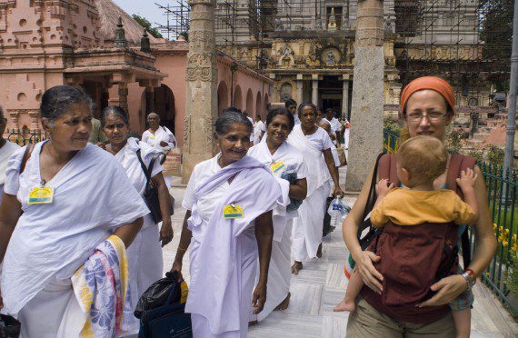 Cristina con su hija en La India