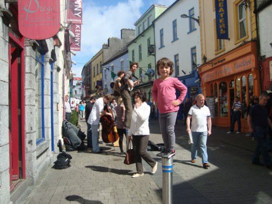 Los cinco de viaje de novios por Irlanda