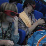 En plan familia del espacio con las gafas 3D de Futuroscope
