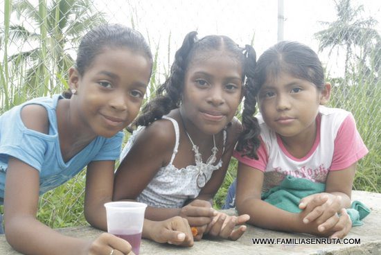 Visitamos la escuela pública de Isla Bastimentos en Bocas del Toro