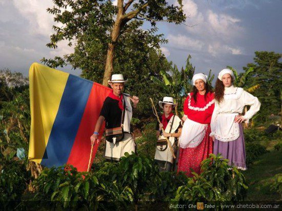 La familia Che Toba en los cafetales de Colombia