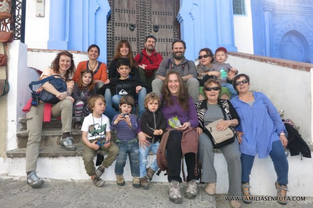 Foto de familia de a expedición ruta norte solidaria a Marruecos Semana Santa 2015