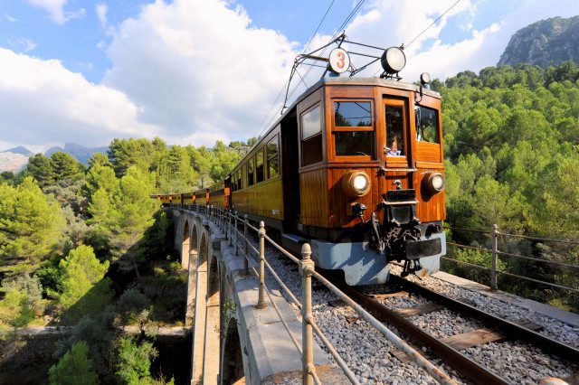 12 trenes turísticos para viajar en familia por Europa