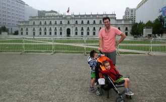 Junto al Palacio de la Moneda en Santiago