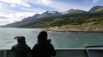 Navegando hacia el norte por los fiordos chilenos