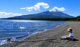 El volcán Osorno y el lago Llanquihue desde Ensenada