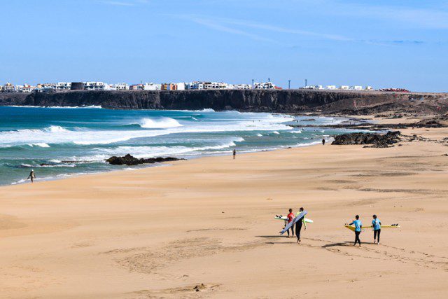 Fuerteventura con niños surf