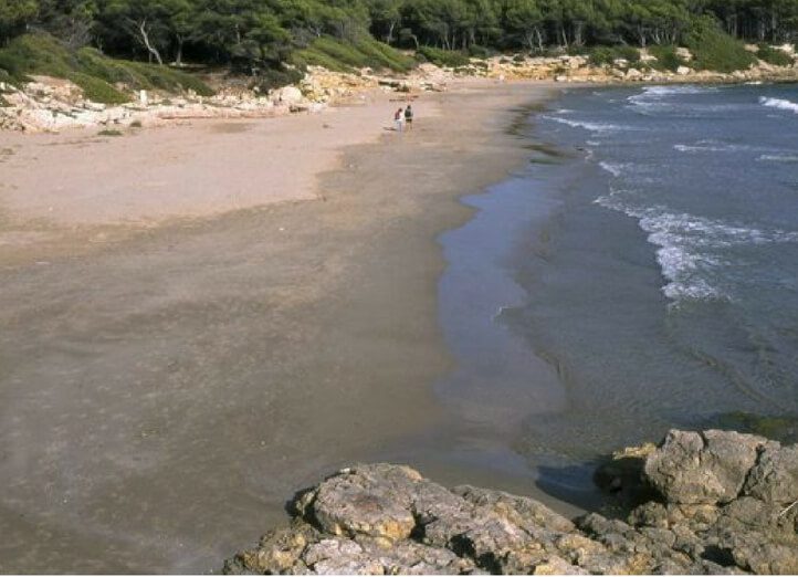 Playa Roca Plana en Tamarit - Tarragona con niños