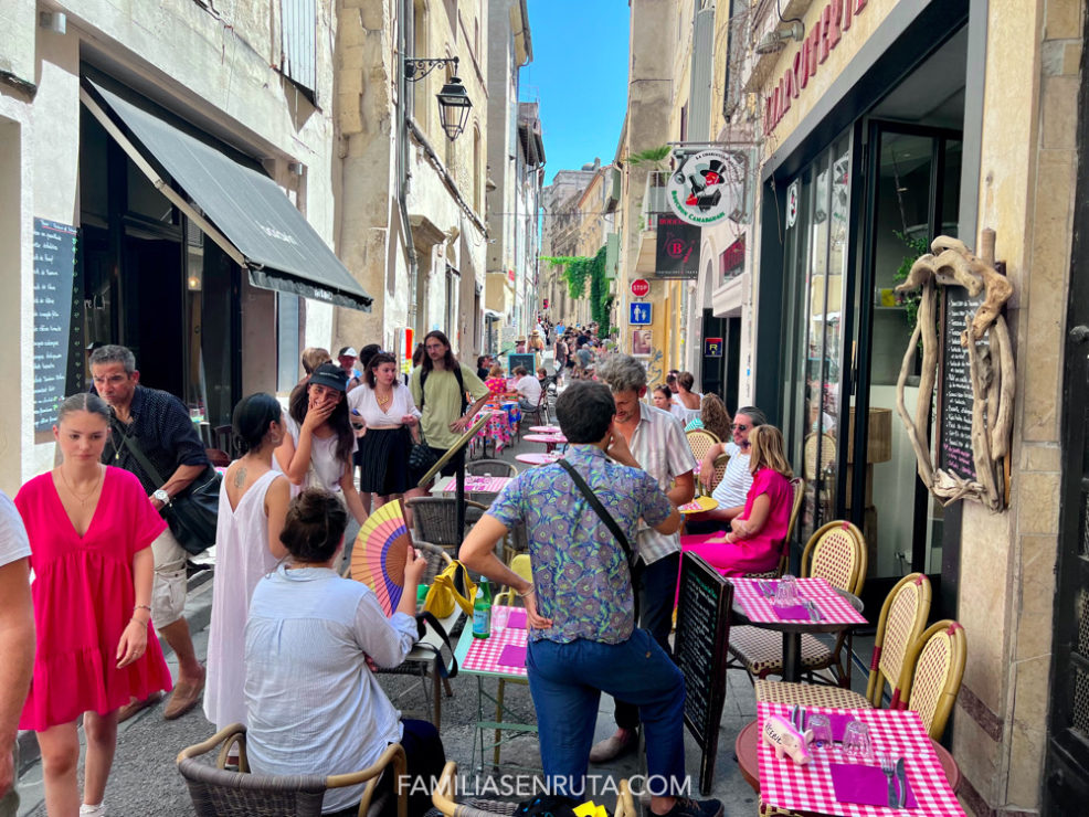 Ambiente calles de Arles La provenza