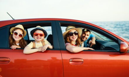 Tips para alquilar un auto en Orlando con niños a bordo