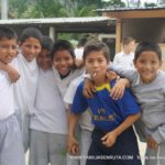 Visitando una escuelita rural en Ecuador