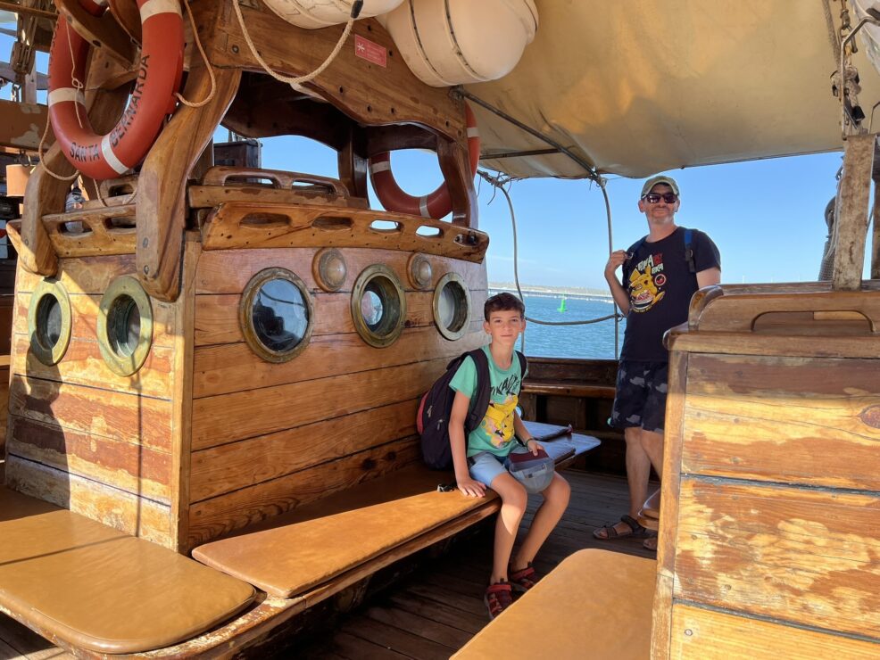 Paseo en barco pirata por el Algarve