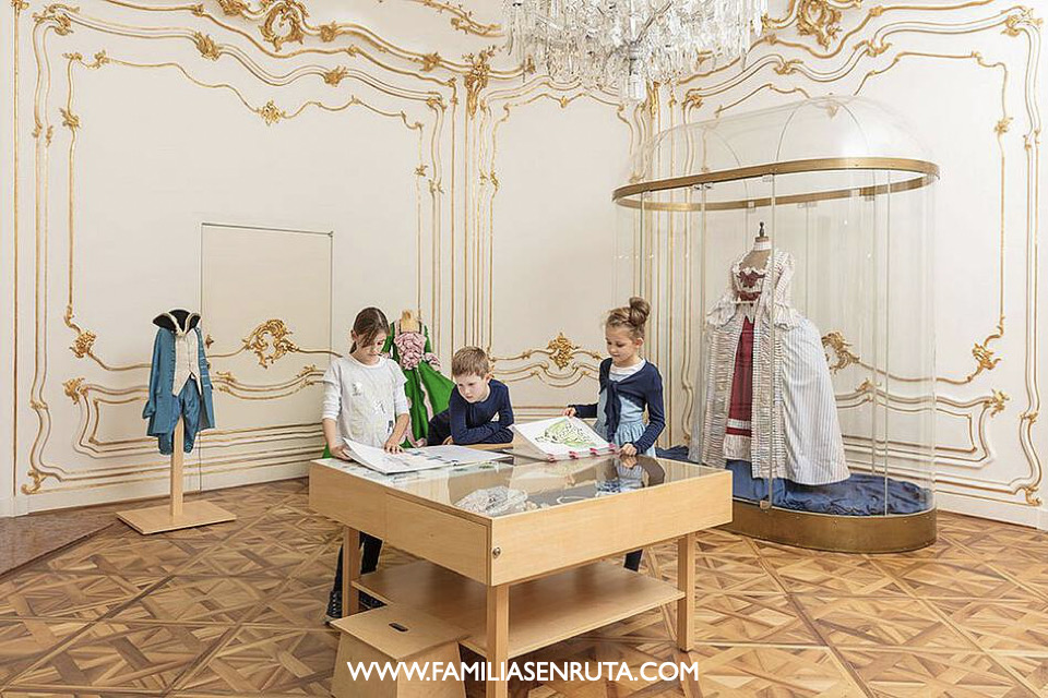 Viena Kinder Schonbrunn