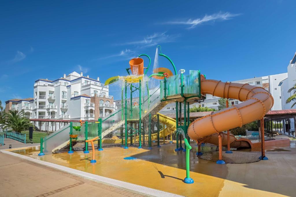 hoteles con toboganes en Andalucia
