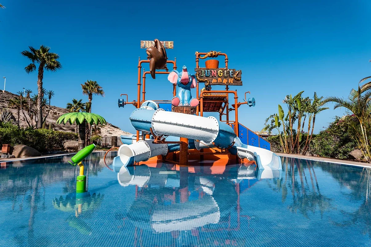 hoteles con toboganes en tenerife para familias
