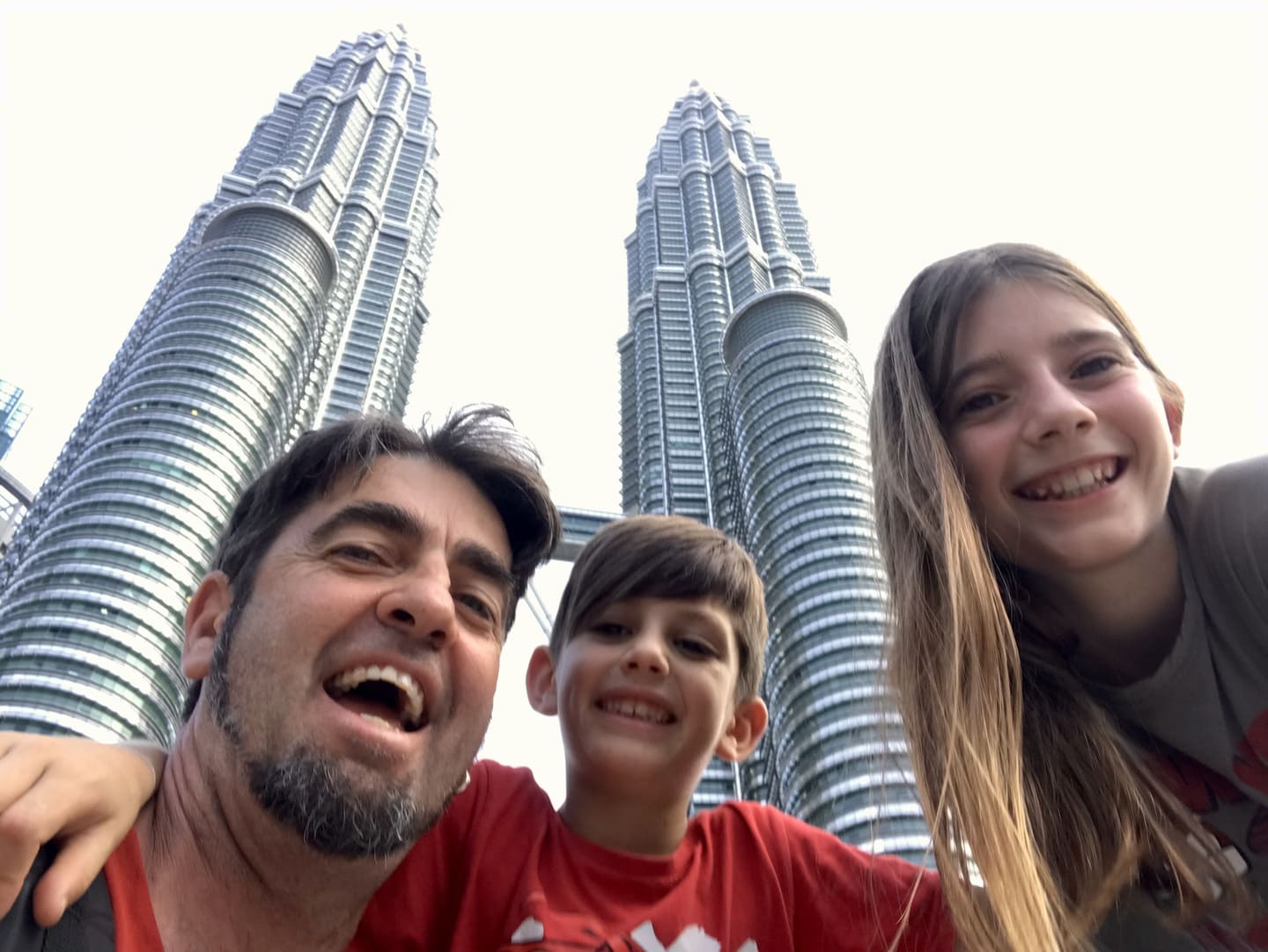 Selfie de Máx López con sus hijos