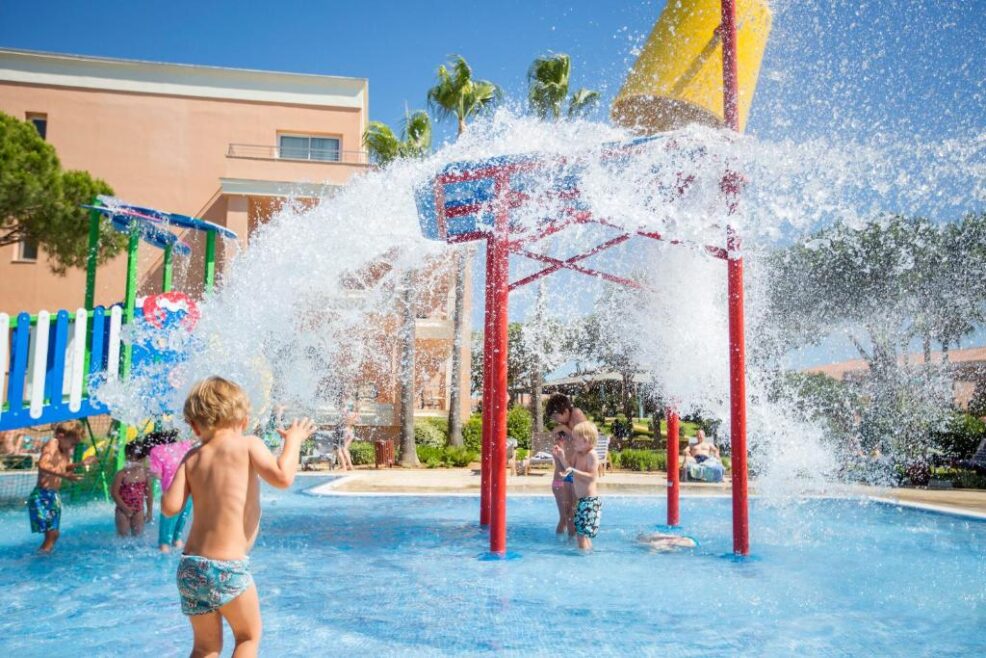 Hotel Toboganes niños Cádiz