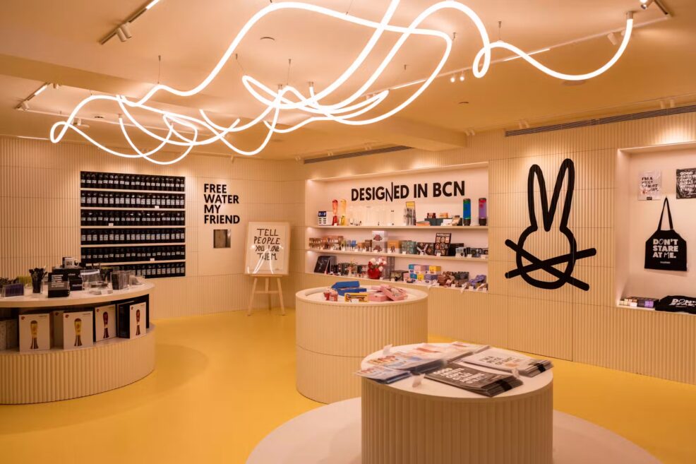 White Rabbit Barcelona nos invita a descubrir Catalunya al otro lado del espejo