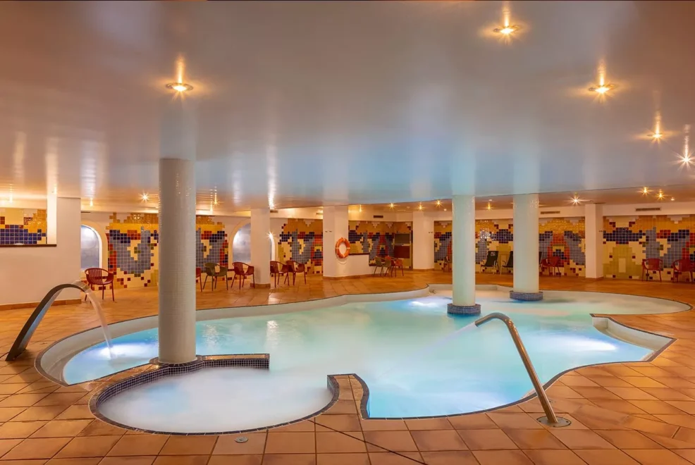 Top 20 hoteles con piscina climatizada para niños en España