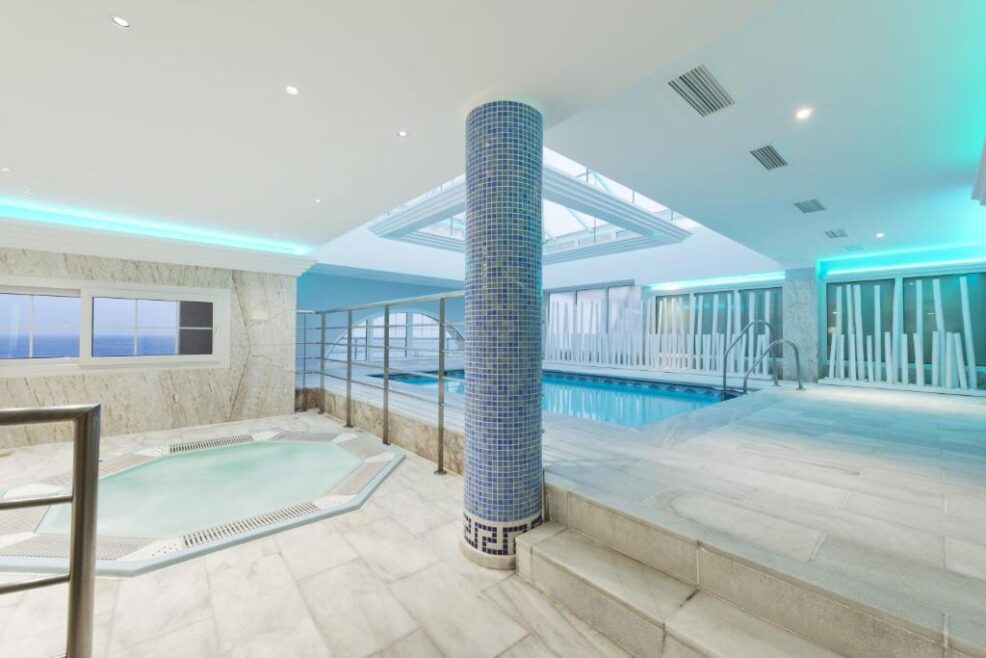 Top 20 hoteles con piscina climatizada para niños en España